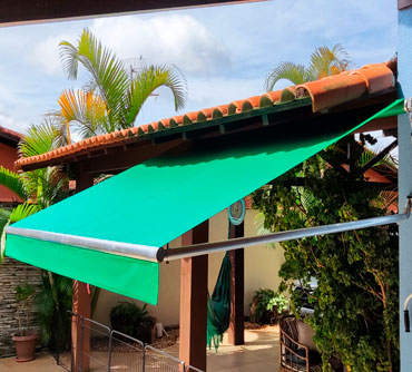 Detalhe da estrutura de toldo fixo